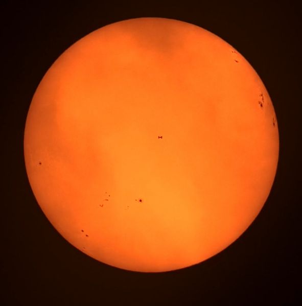 Fil:Sol+iss.jpg